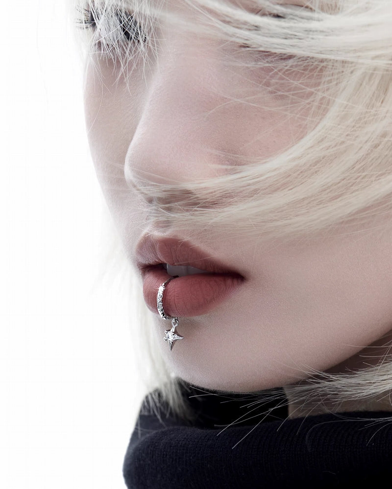 Four Pointed Star Lip Clip