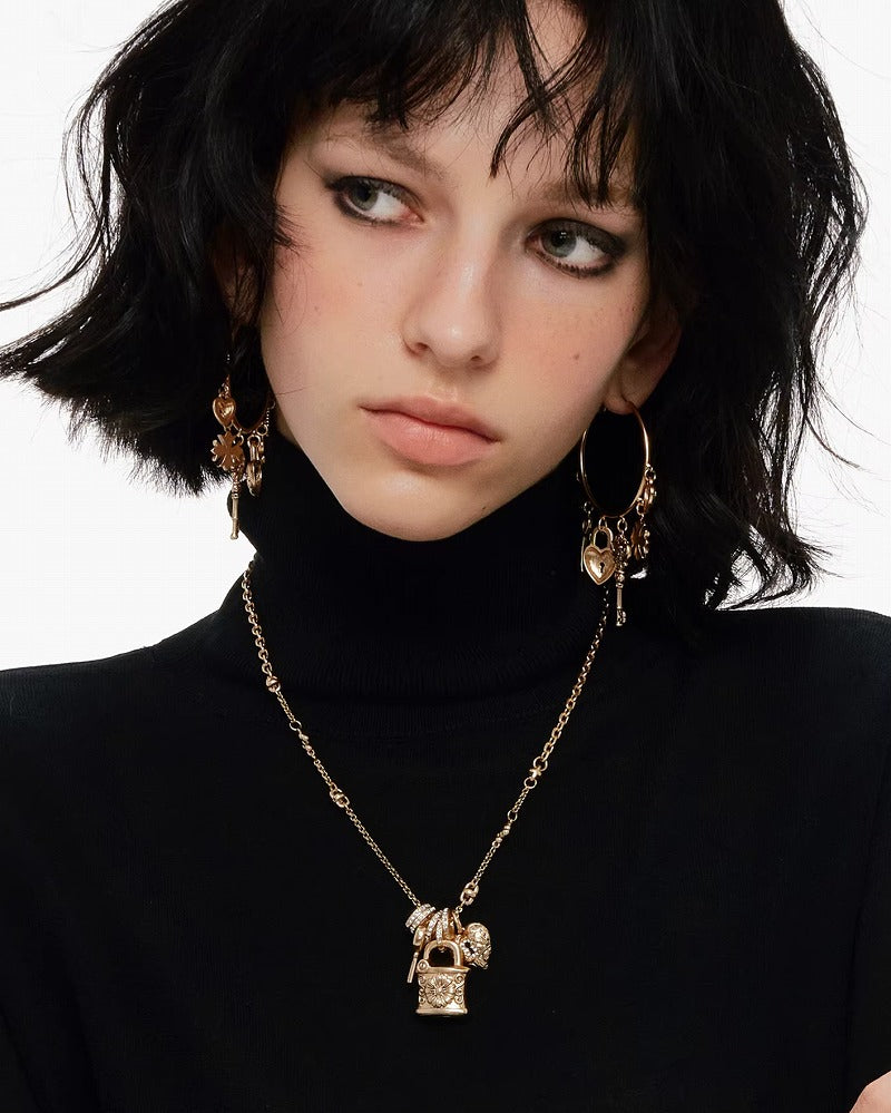 Daisy Declaration Necklace 03