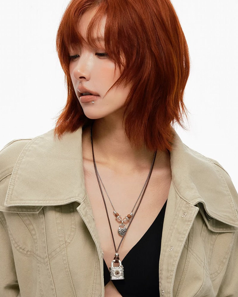 Daisy Declaration Necklace 01