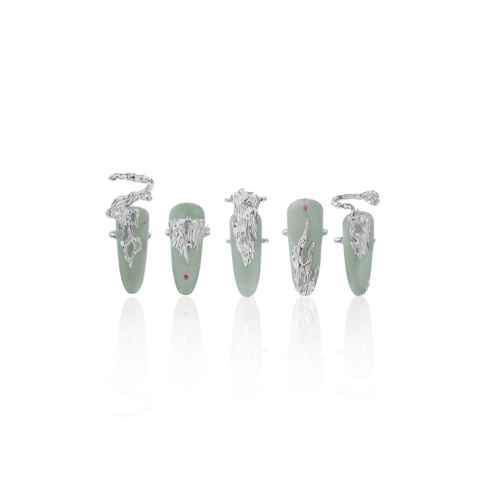 Mole On The Curtain Claw Ring