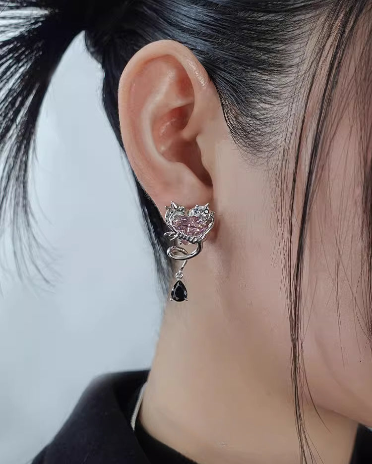 Seal Heart Lock Love Thorn Twisted Earrings