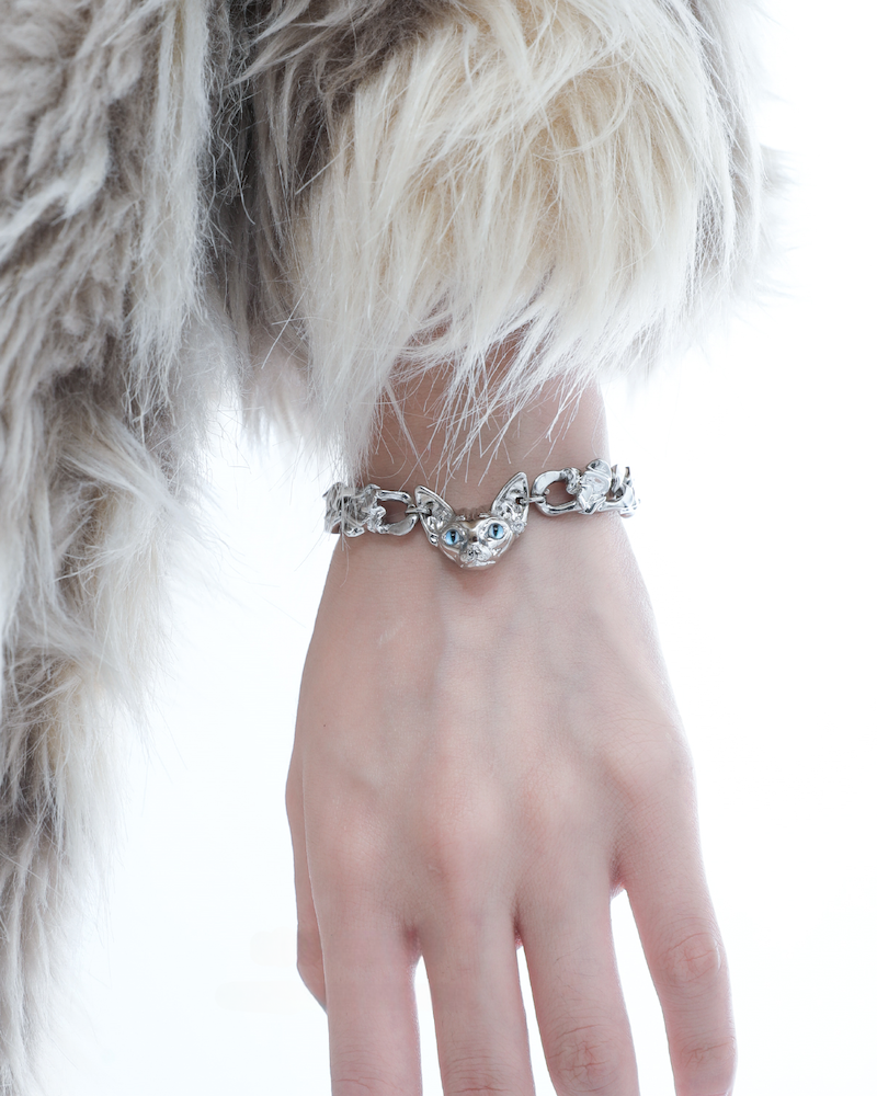 Peek Into The Cat Bracelet01