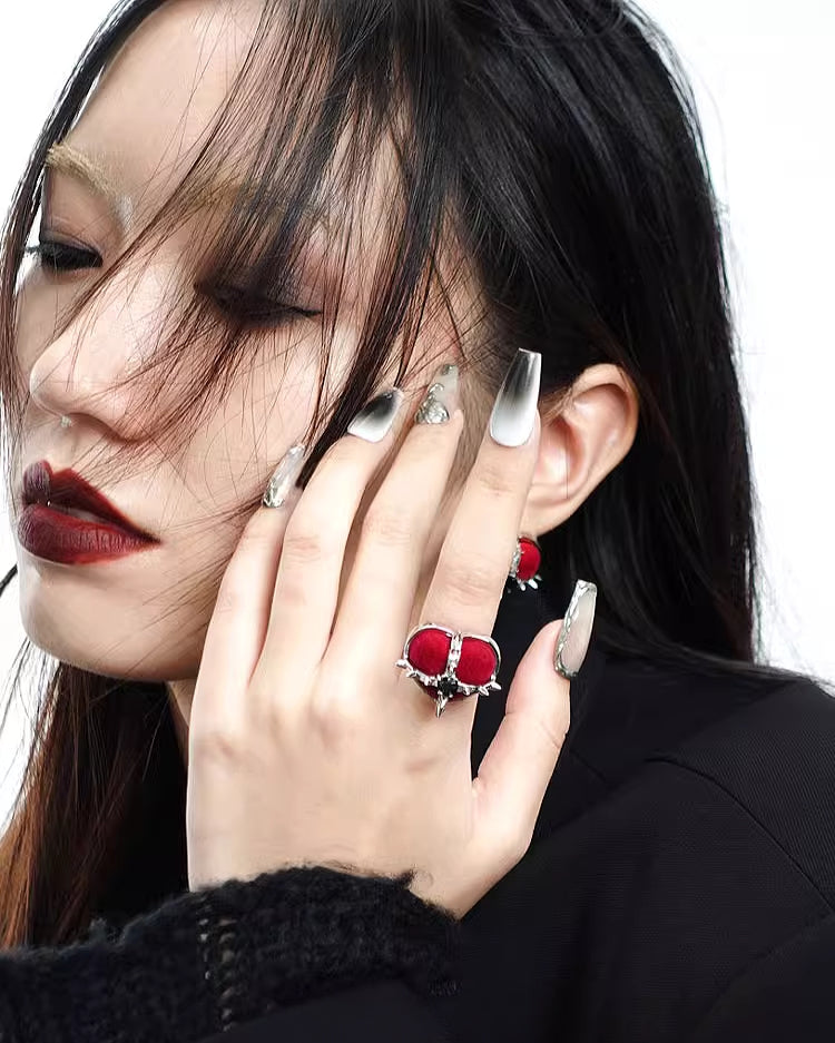 Evil Girl Crazy Flower Ring