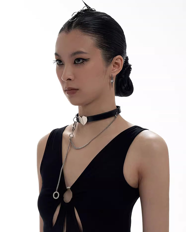 Dangerous Heart Leather Choker