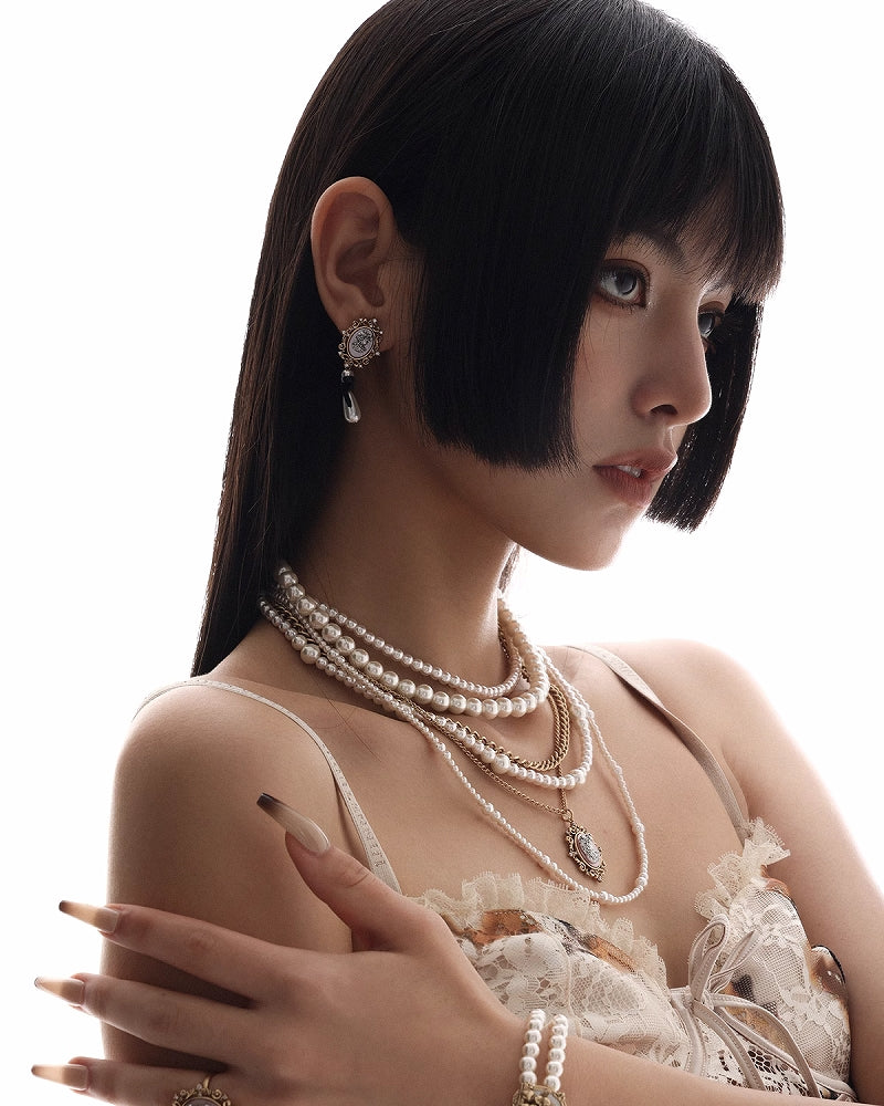 Retro Picture Frame Bow Earrings