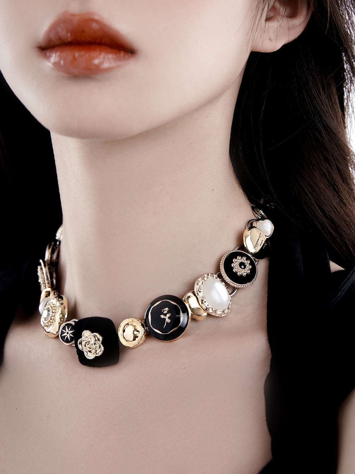 Black&Gold Button Necklace