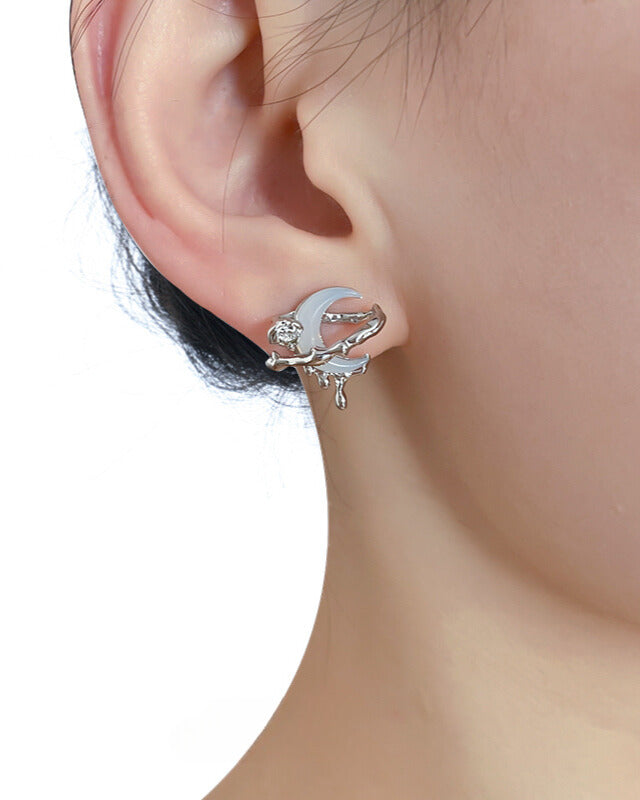 Floating Life Dream Moon Earrings