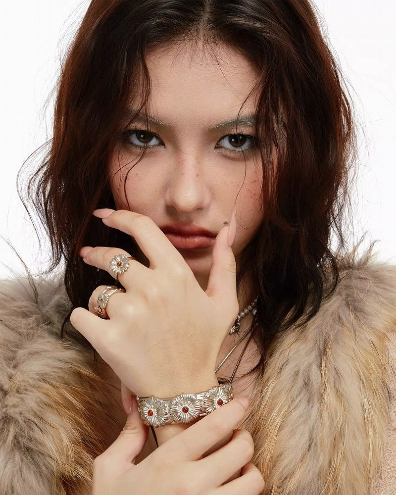 Daisy In the Heart Bracelet