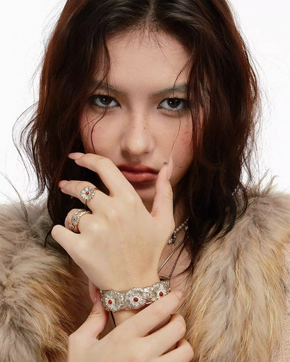 Daisy In the Heart Bracelet