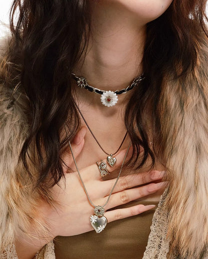 Daisy In the Heart Layer Necklace