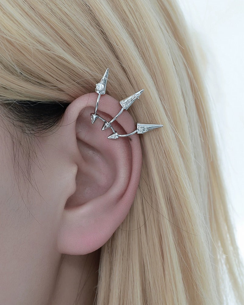Basic Rivet Star Cuff 02