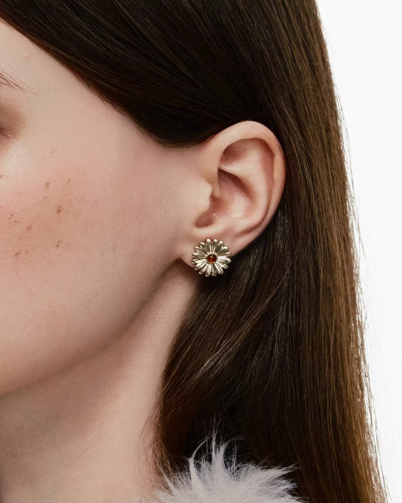 Daisy In the Heart Earrings