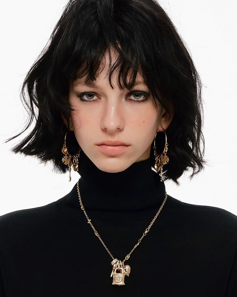 Daisy Declaration Necklace 03