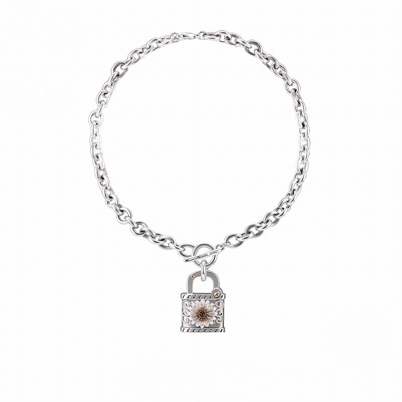 Daisy Declaration Necklace 02
