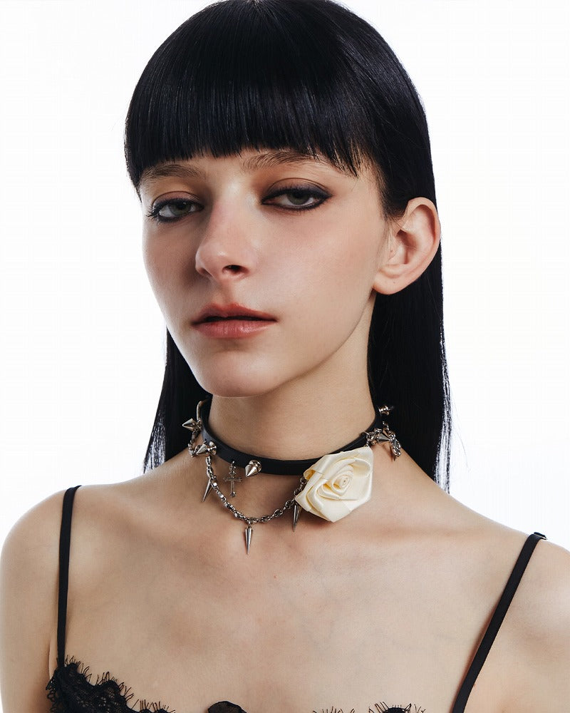 Thorn Rose Beige Tassel Choker