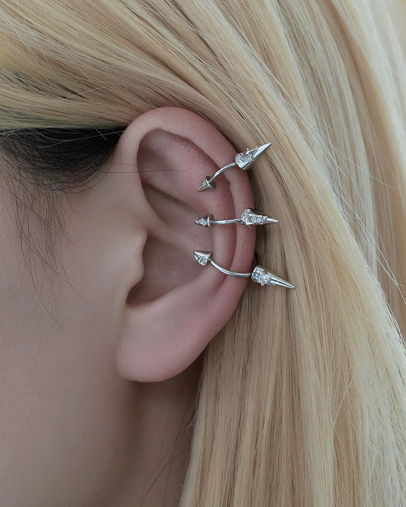 Basic Rivet Star Cuff 01