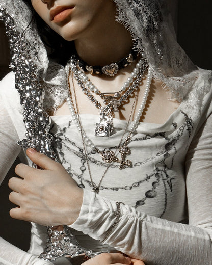 Daisy Declaration Necklace