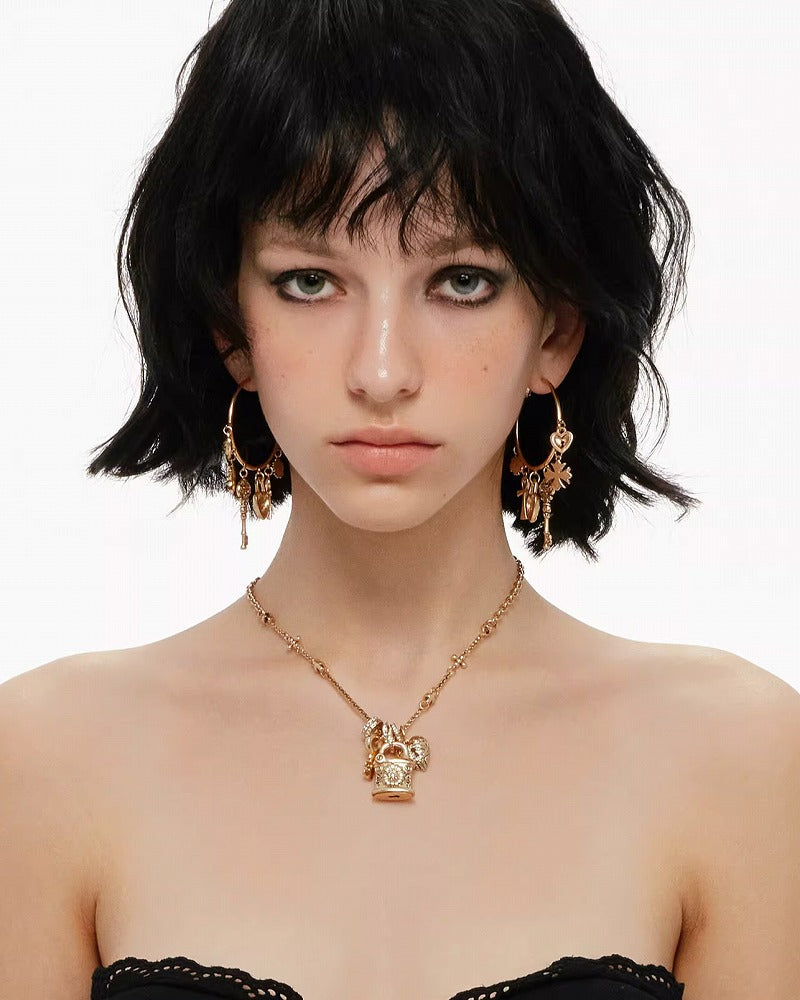 Daisy Declaration Necklace 03