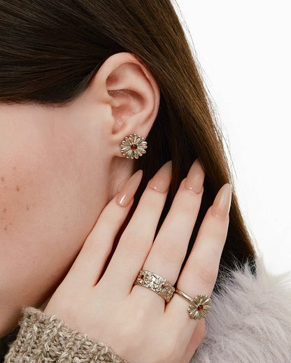 Daisy In the Heart Open Ring