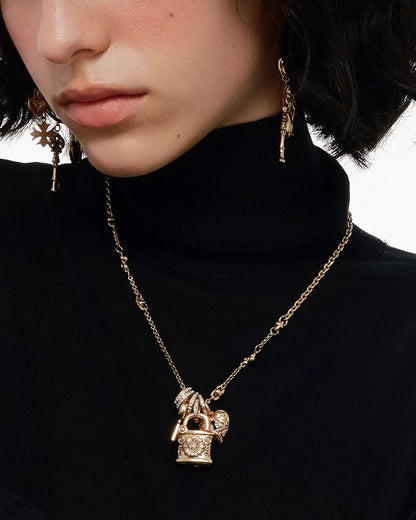 Daisy Declaration Necklace 03