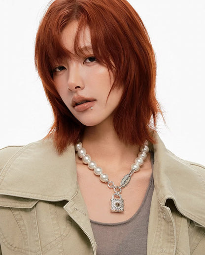 Daisy Declaration Necklace 04