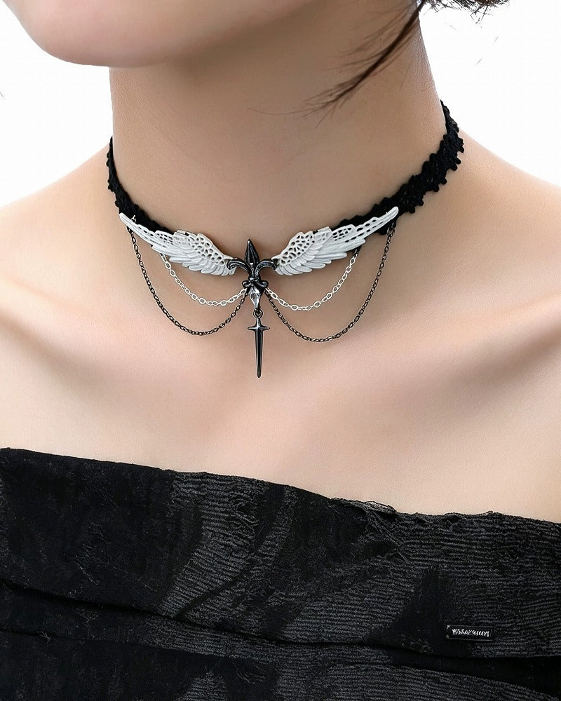 Basic Feather Wing Choker