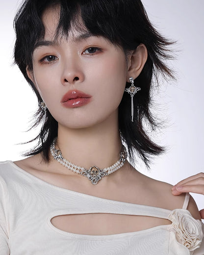 Skull Undead Pearl Choker