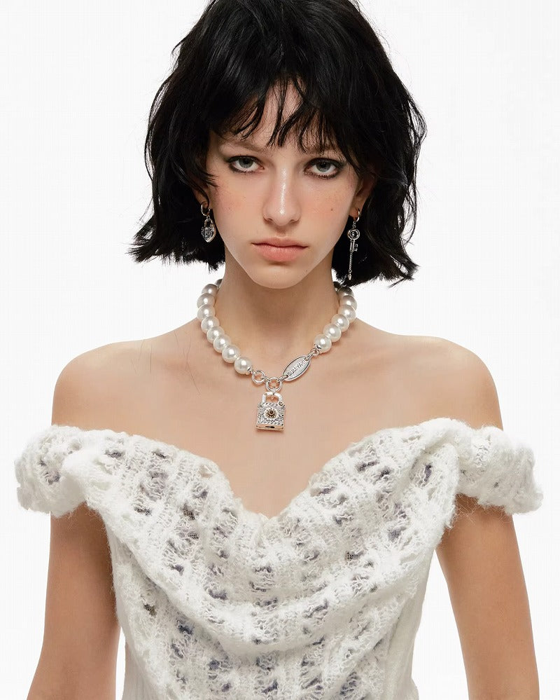 Daisy Declaration Necklace 04