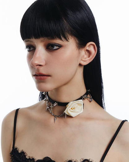 Thorn Rose Beige Tassel Choker