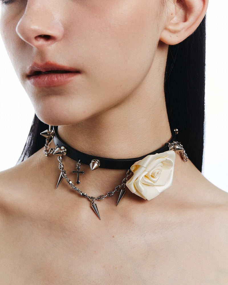 Thorn Rose Beige Tassel Choker