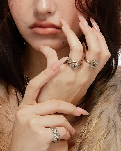 Daisy In the Heart Open Ring