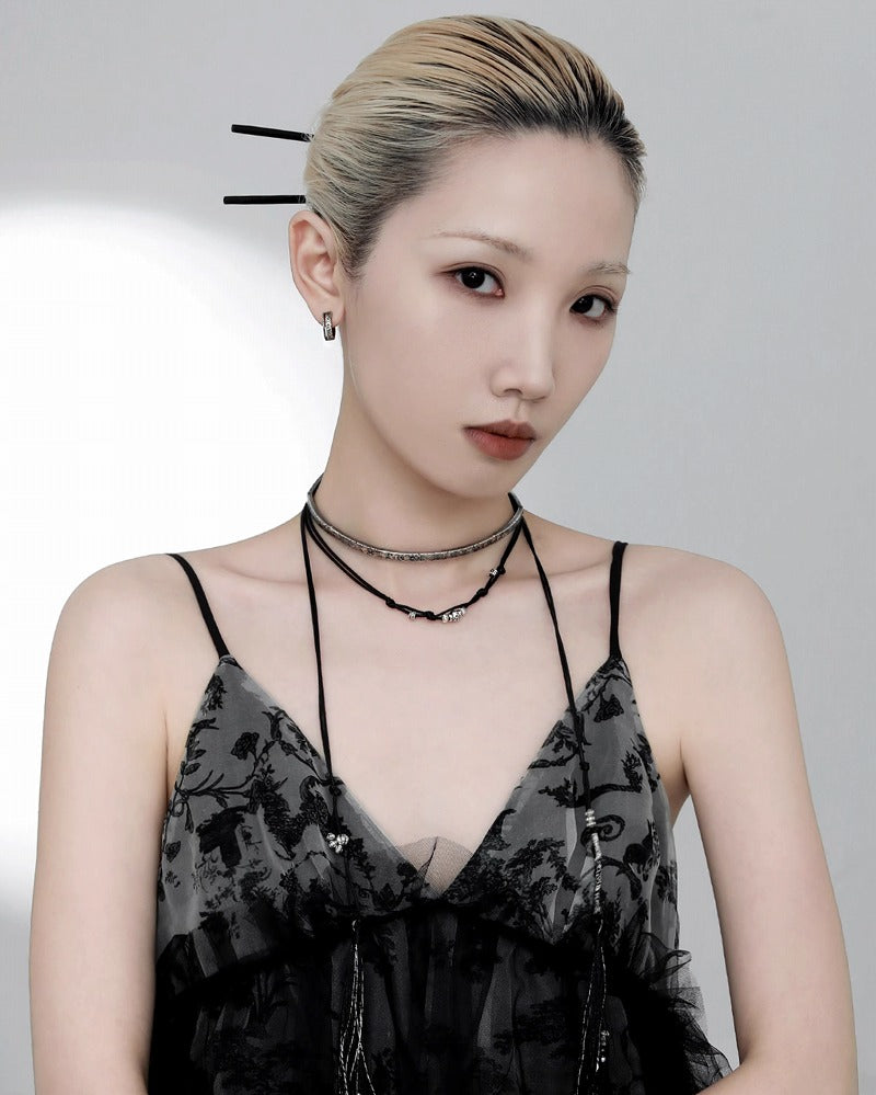 Monologue Earrings 01