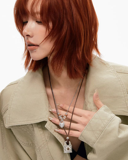 Daisy Declaration Necklace 01