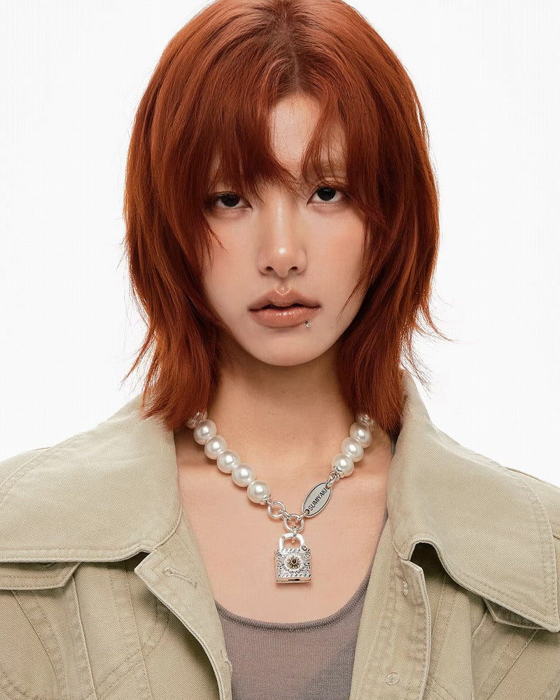 Daisy Declaration Necklace 04